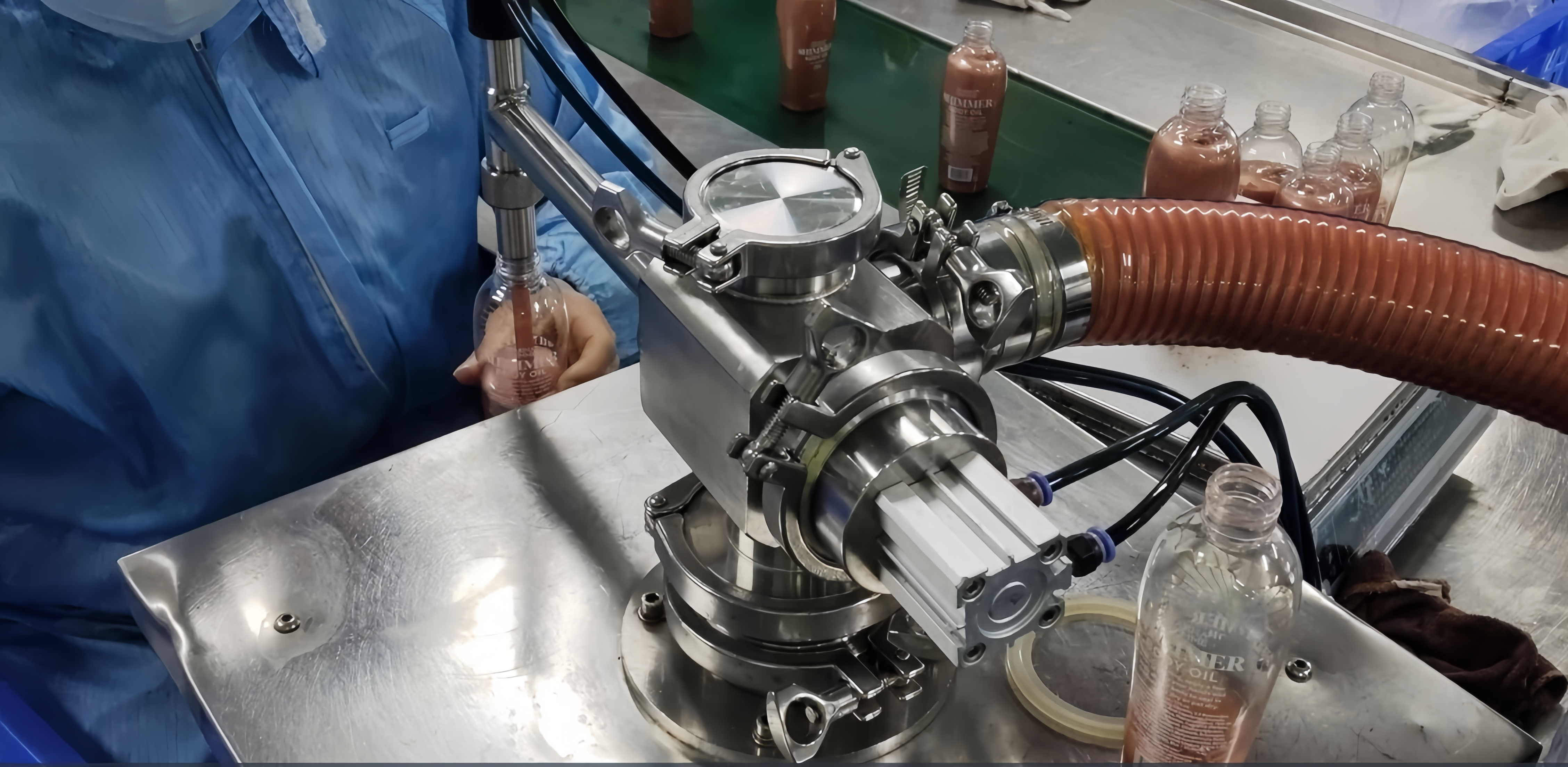 Glitter body oil can packaging video