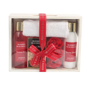 BLBF26014 Luxury Wooden Tray Gift Set - Shower Gel, Body Lotion, Bath Salt, Soap Flowers & Towel